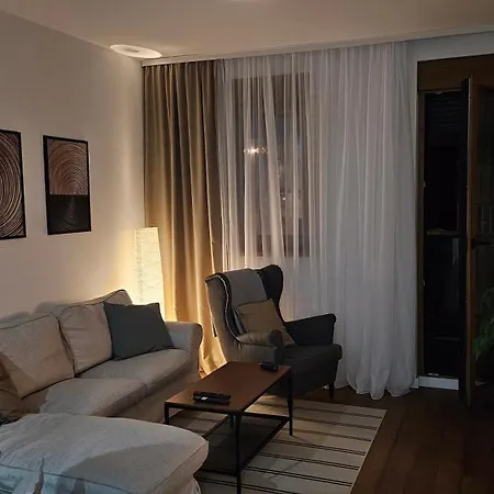 Nora Lux 贝尔格莱德